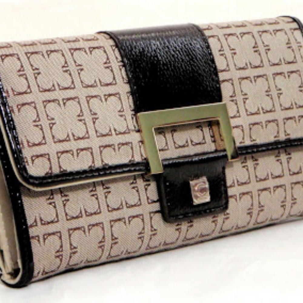 LizClaiborne NY Clutch Wallet